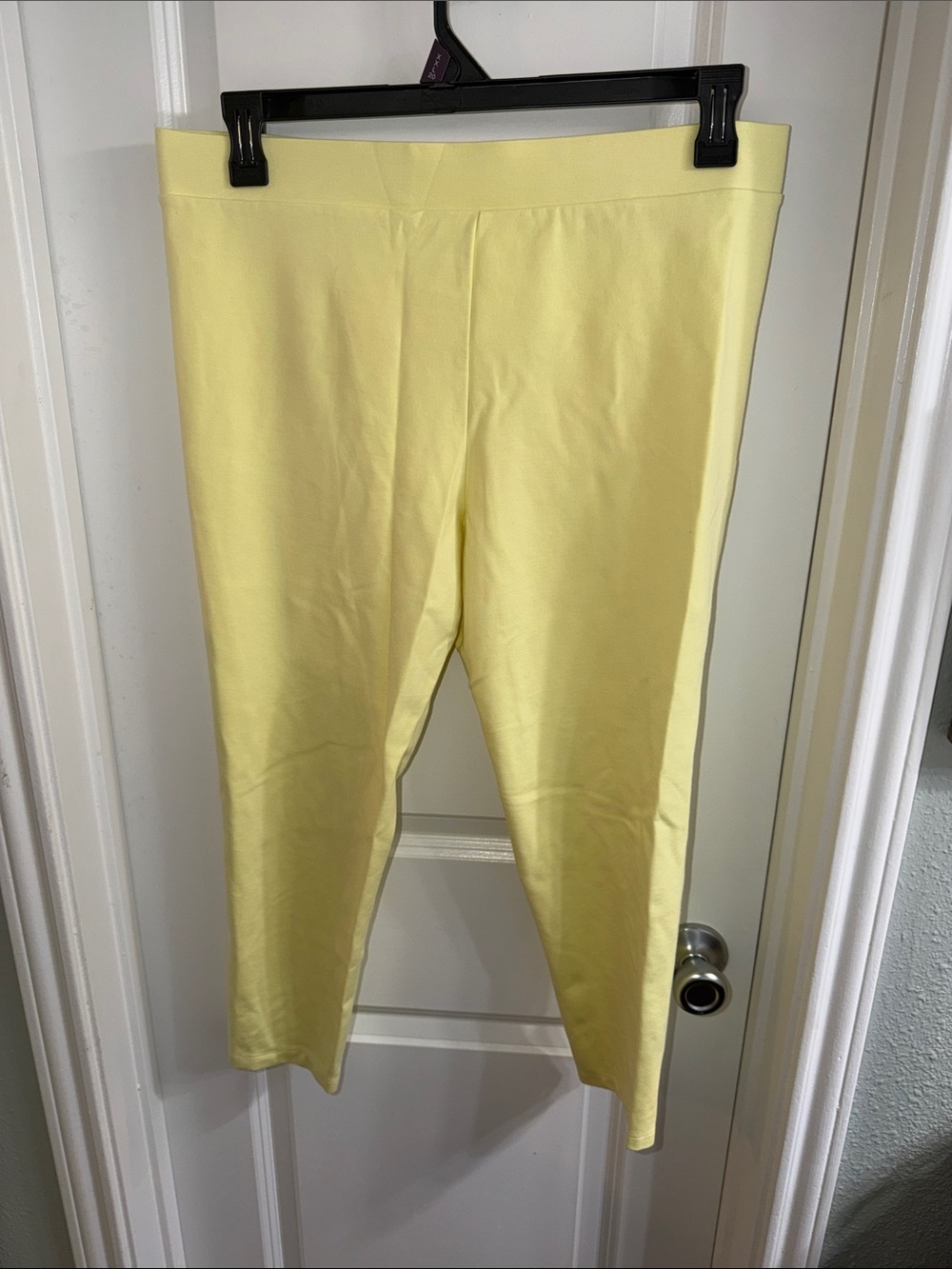 Lulu-B brand Yellow Stretch Capri Leggings
